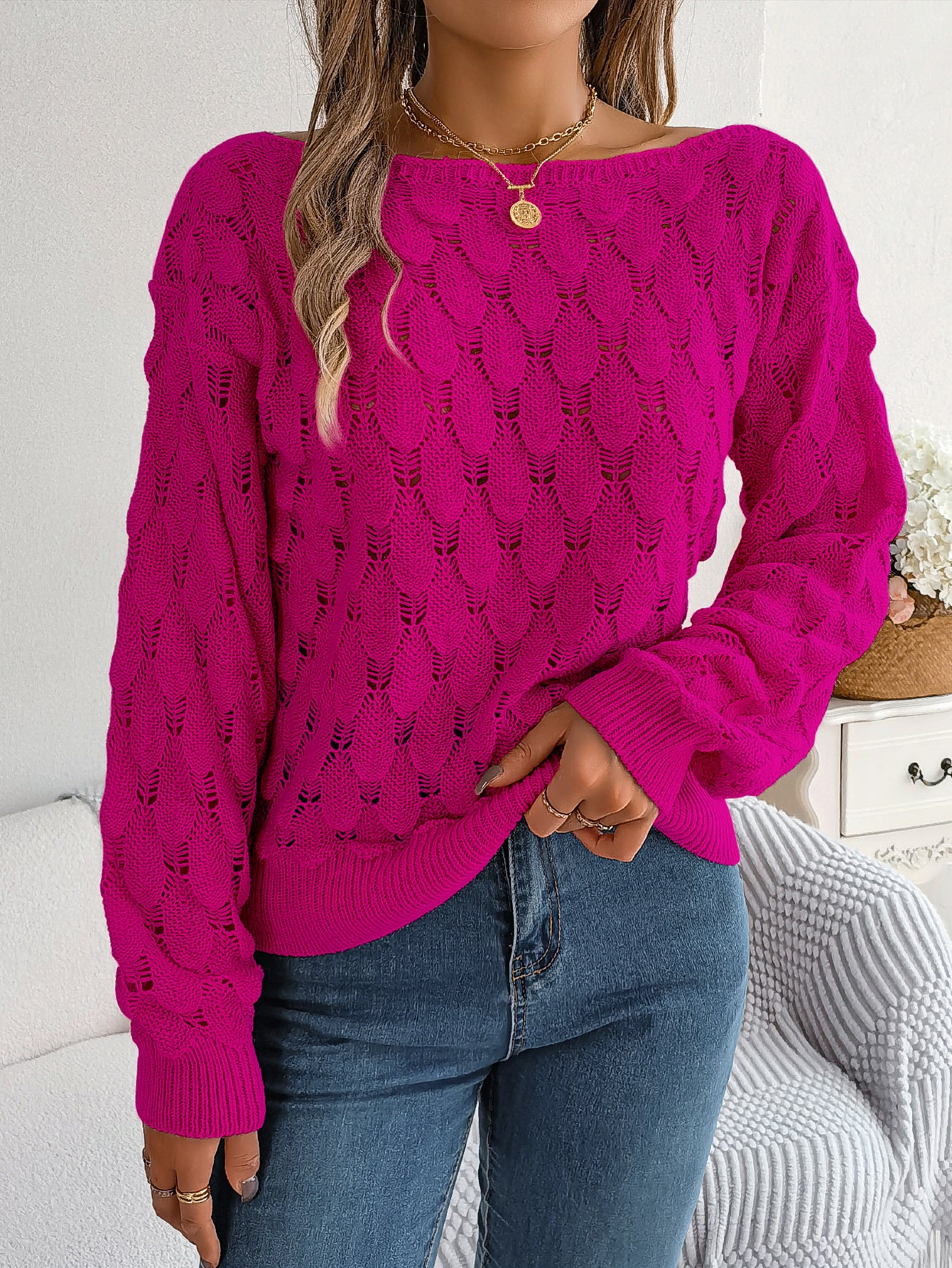 Pull Épaules Dénudées à Plumes – Ultra Féminin & Tendance